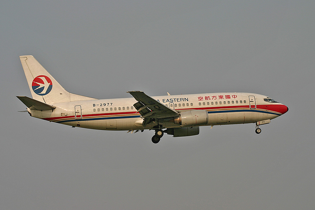 B-2977 · Boeing 737-36N · (SHA / ZSSS)