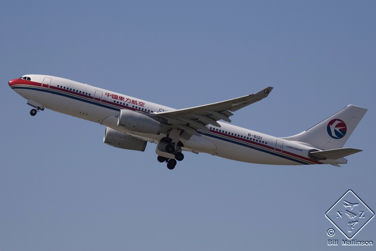 B-6121 · Airbus A330-243 · (SYD / YSSY)