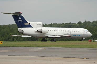 UP-Y4210 (4520422306016) 1993 Yakovlev Yak-42D