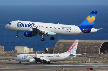 D-AICL (1437) 2001 Airbus A320-212