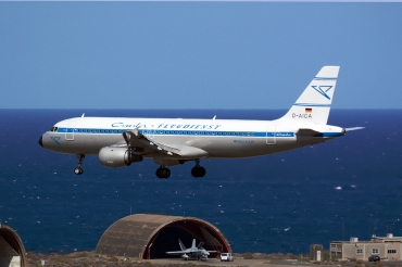 D-AICA (774) 1998 Airbus A320-212