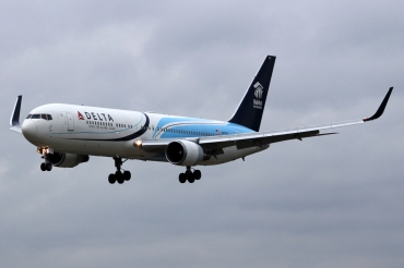 N171DZ (29690) 1998 Boeing 767-332ER