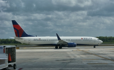 N824DN (31935) Boeing 737-932