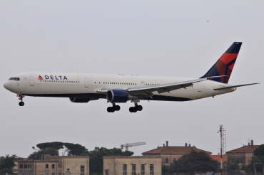 N832MH (29704) 2000 Boeing 767-432(ER)