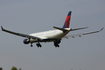N801NW (524) 2003 Airbus A330-323