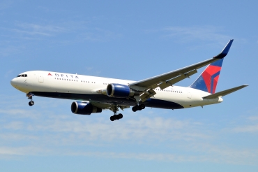 N1610D · Boeing 767-332/ER(WL) · (LHR / EGLL)