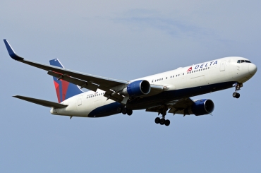 N189DN (25990) Boeing 767-332