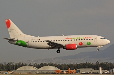 XA-VIA, (cn 23856/1501), Boeing 737-3B7