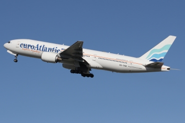 CS-TFM (cn 28513) Boeing 777-212ER