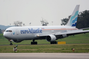 CS-TFT (26208) 1993 Boeing 767-3Y0/ER