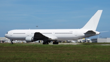 CS-TRN (25535) 1993 Boeing 767-33AER