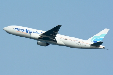 CS-TFM (cn 28513) Boeing 777-212ER