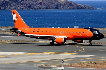 UR-DAK (662) 1997 Airbus A320-211