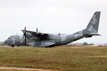 016 ( S-018 ) 2004 CASA C-295M