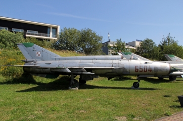 6504 · Mikoyan-Gurevich MiG-21MF · (EPKC)