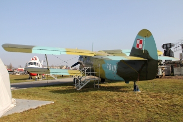 7810 · Antonov (PZL-Mielec) An-2P · (EPDE)