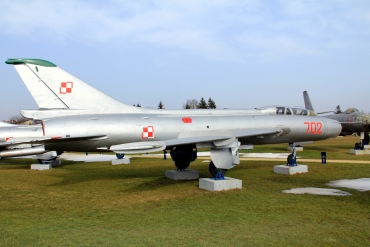 702 · Sukhoi Su-7UM · (EPDE)