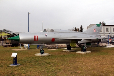 10 · Mikoyan-Gurevich MiG-21PFM Fishbed · (EPDE)