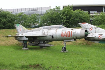 4401 · Mikoyan-Gurevich MiG-21US · (EPKC)