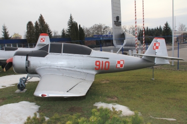910, (cn 1E0910), PZL-Mielec TS-8 Bies