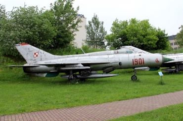 1901 · Mikoyan-Gurevich MiG-21PF · (EPKC)