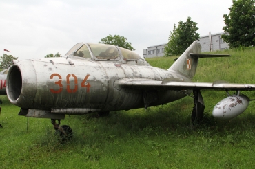 304 · PZL-Mielec SBLim-2M (MiG-15UTI · (EPKC)