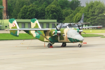 0221 (AJG004-04) PZL-Mielec M-28B/PT Skytruck