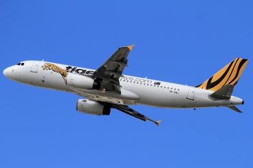 VH-VNJ (2982) 2006 Airbus A320-232