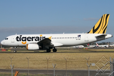 VH-VNK · Airbus A320-232 · (SYD / YSSY)