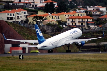 OH-LBT (28170) 1998 Boeing 757-2Q8 WL