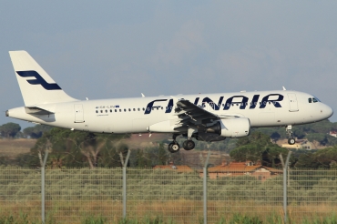 OH-LXH (1913) 2002 Airbus A320-214