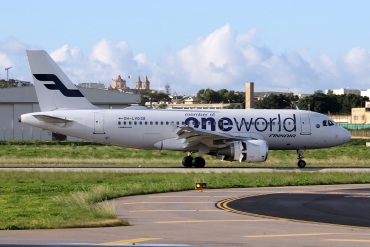 OH-LVD (1352) 2000 Airbus A319-112