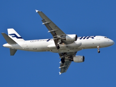 OH-LXH (1913) 2002 Airbus A320-214