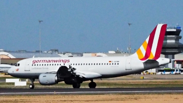 D-AKNH (794) 1998 Airbus A319-112