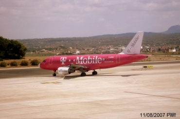 D-AKNS (1277) 2000 Airbus A319-112