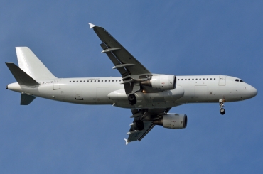 YL-LCS (566) Airbus A320-214