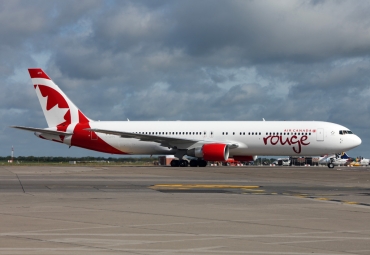 C-GHPE (cn 33423) Boeing 767-33AER