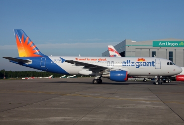 N217NV (cn 1347) Airbus A320-214