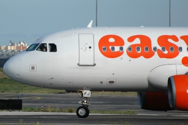 G-EZFJ (4040) 2009 Airbus A319-111