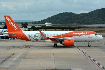 G-UZHB (7705) 2017 Airbus A320-251N
