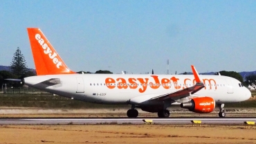 G-EZOF · Airbus A320-214(WL) · (FAO/LPFR)