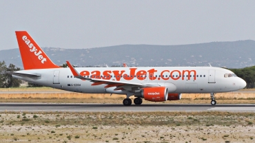 G-EZOH (6546) 2015 Airbus A320-214(WL)