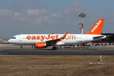 G-EZOK (6568) 2015 Airbus A320-214(WL)