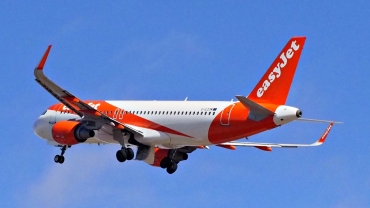 G-EZOM · Airbus A320-214(WL) · (FAO / LPFR)