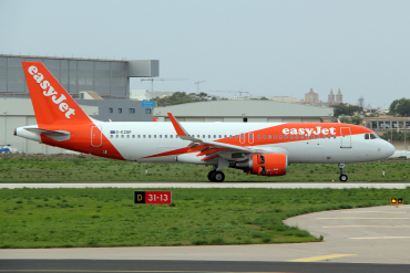 G-EZOP (6633) 2015 Airbus A320-214(WL)