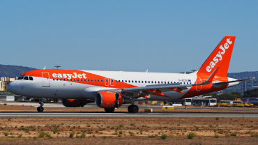 G-EZOU · Airbus A320-214(WL) · (FAO / LPFR)