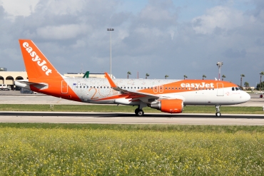 G-EZOX (6837) 2015 Airbus A320-214(WL)