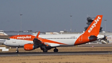 G-EZRU (8165) 2018 Airbus A320-214(WL)