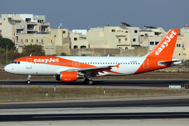 G-EZUF (4676) 2011 Airbus A320-214