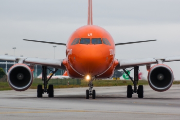 G-EZUI (4721) 2011 Airbus A320-214